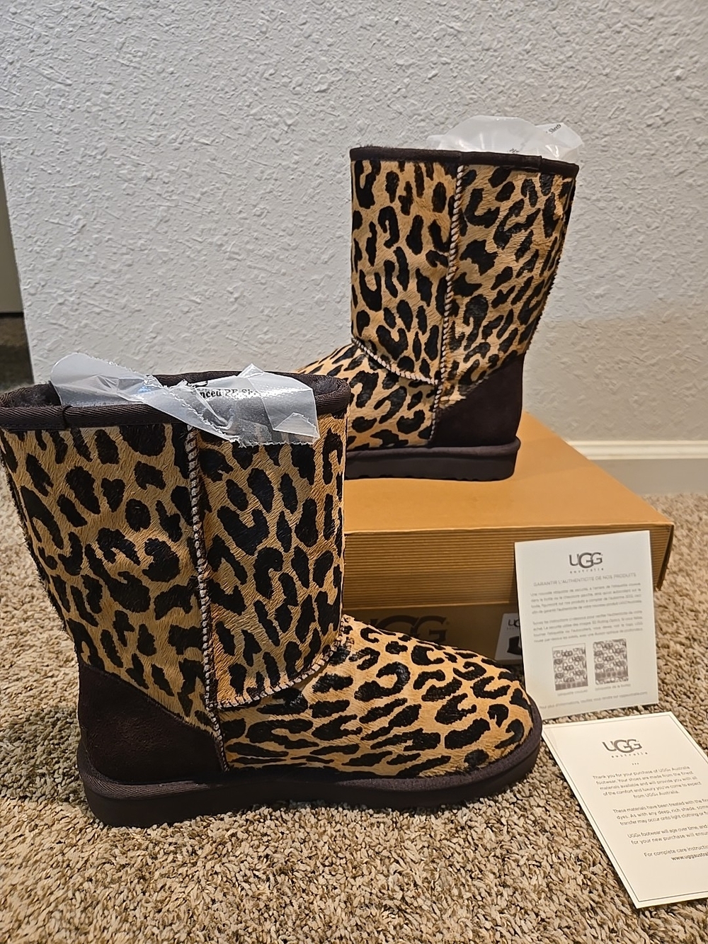 UGG Classic Short Exotic With Cheetah Print 1002790 Size 9- NEW